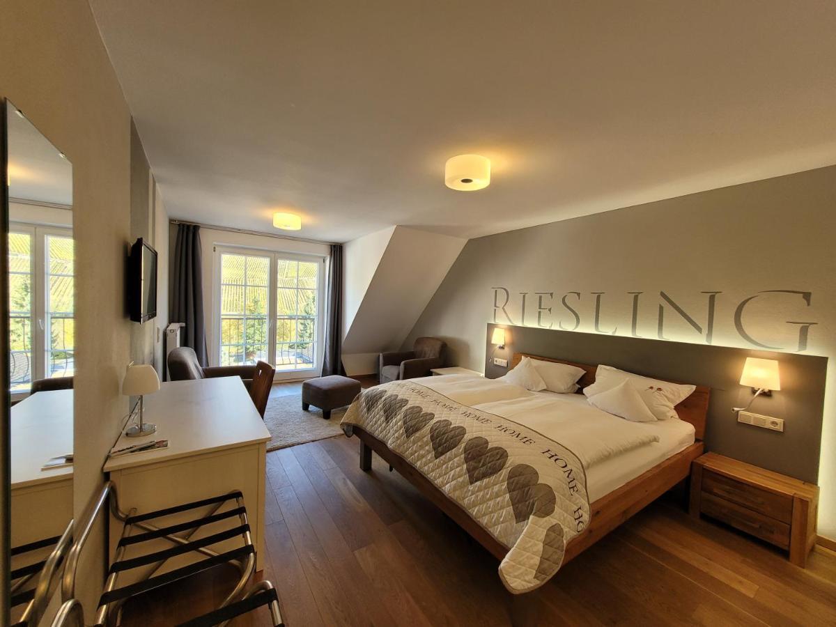 Weingut Lehnert-Veit Gutshotel Piesport Exterior foto