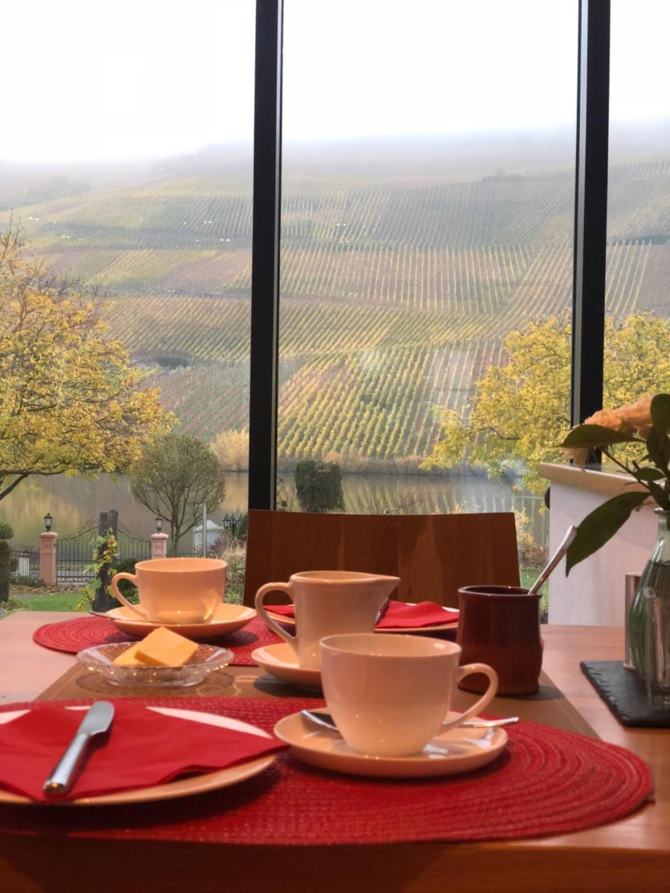 Weingut Lehnert-Veit Gutshotel Piesport Exterior foto