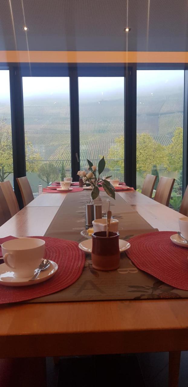 Weingut Lehnert-Veit Gutshotel Piesport Exterior foto